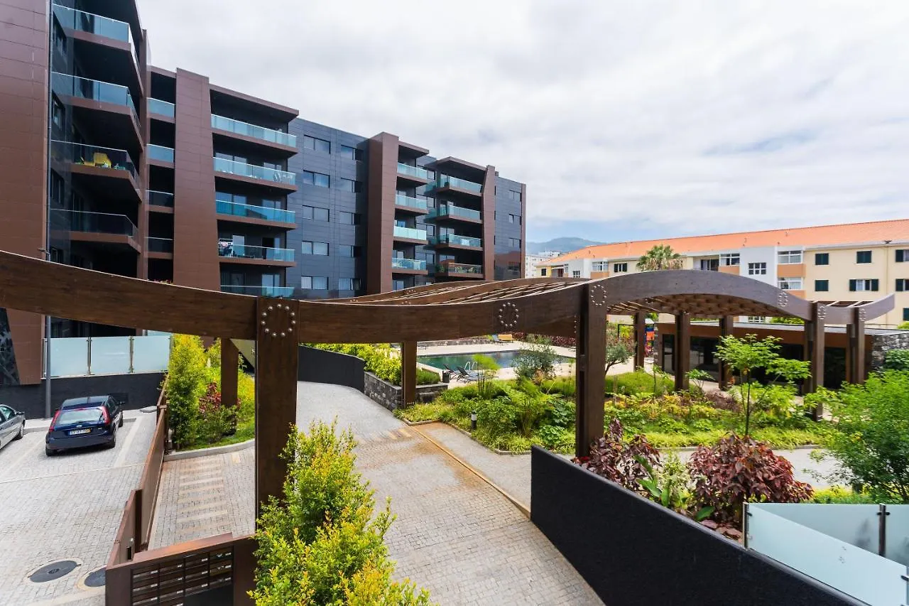 Flh Funchal Balcony Flat With Pool Appartement  Funchal (Madeira)